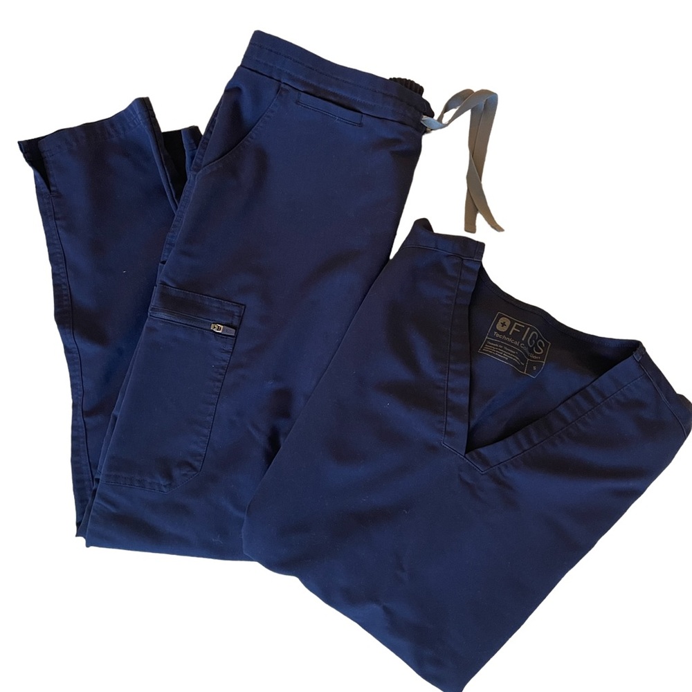 FIGS TECHNICAL COLLECTION SCRUBS.
